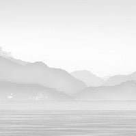 Papier peint Annecy et son lac paisible noir et blanc