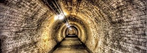 Papier peint tunnel brique