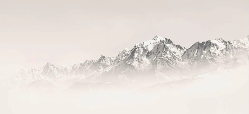 Papier peint Mont Blanc dans la brume sépia