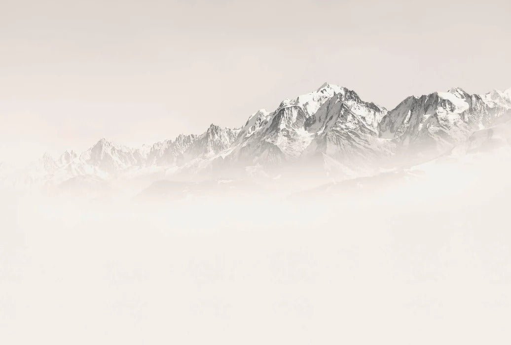 Papier peint Mont Blanc dans la brume sépia