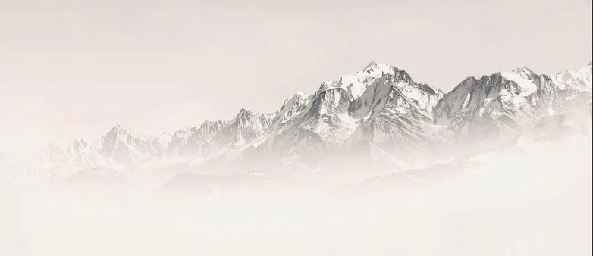 Papier peint Mont Blanc dans la brume sépia
