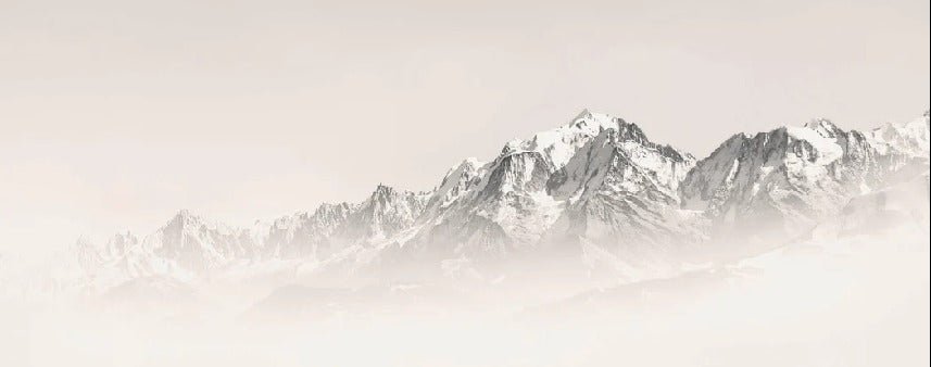 Papier peint Mont Blanc dans la brume sépia