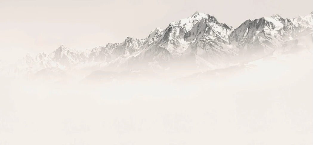 Papier peint Mont Blanc dans la brume sépia