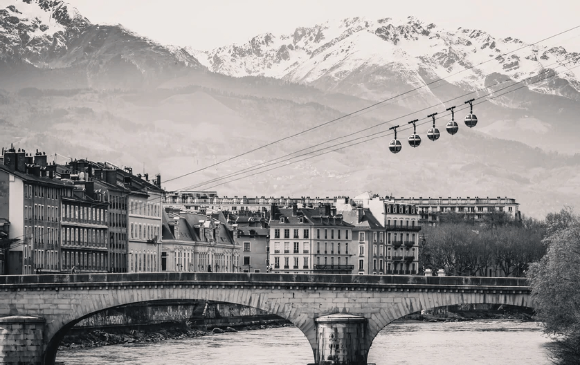 Papier peint Grenoble Bastille noir et blanc